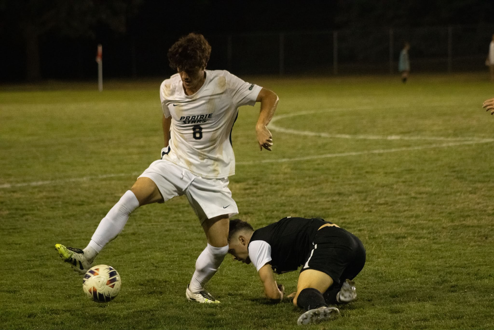 Jero Bencomo competing in US college soccer
